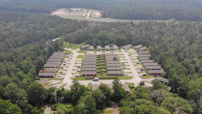 Building Photo - 148 Varsity Dr