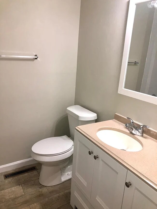 Foto del edificio - 2211 Hubert St