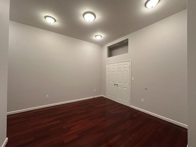 Building Photo - 2215 Eutaw Pl