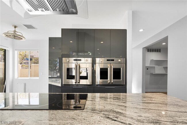 Building Photo - 8728 Carlitas Joy Ct