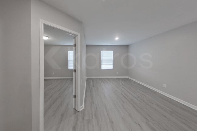 Building Photo - 217 Sky Hawk Ln
