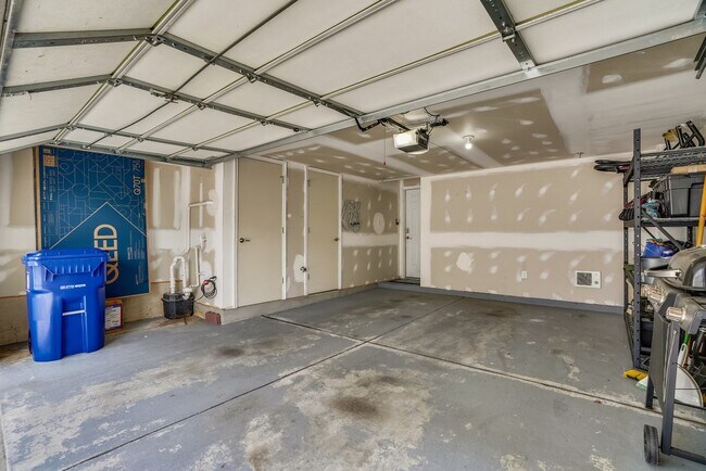 Building Photo - 4521 Scarlet Oak Ln