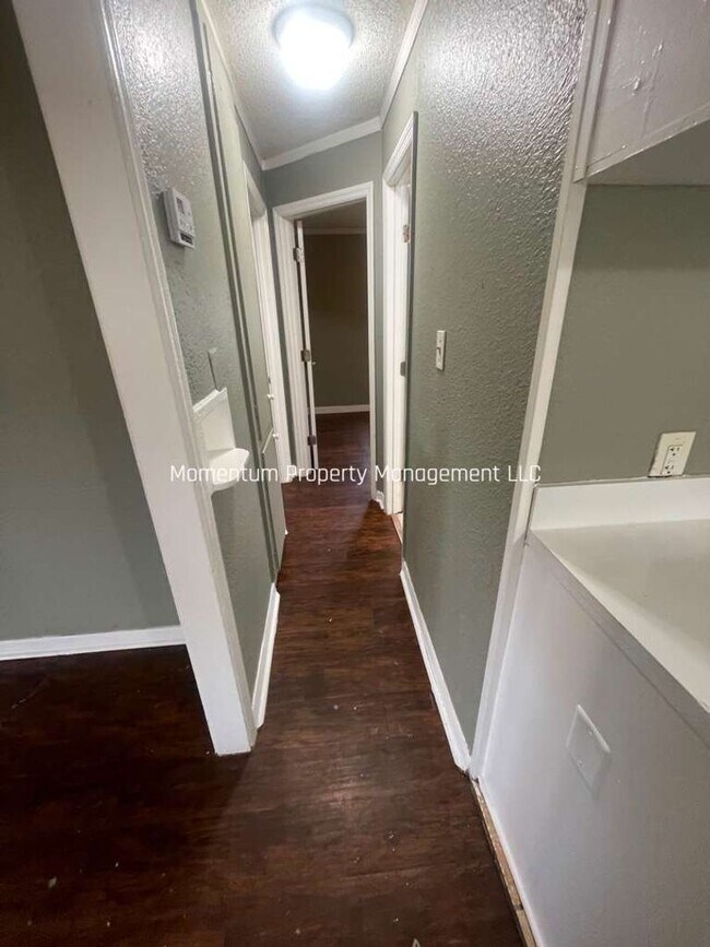 Foto del edificio - 1124 N Brunnell Pkwy