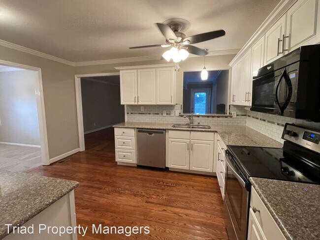 Foto del edificio - 4 br, 3 bath House - 5 Cranbourn Ct.