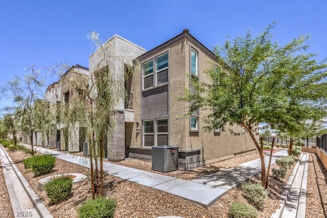 Building Photo - 6197 Gdn Crst St