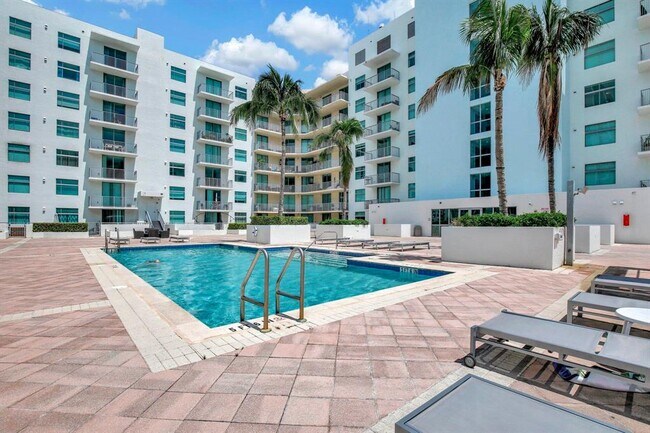 Foto del edificio - 140 S Dixie Hwy