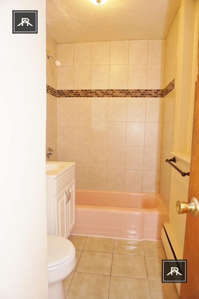 Foto del edificio - 1242 Commonwealth Ave