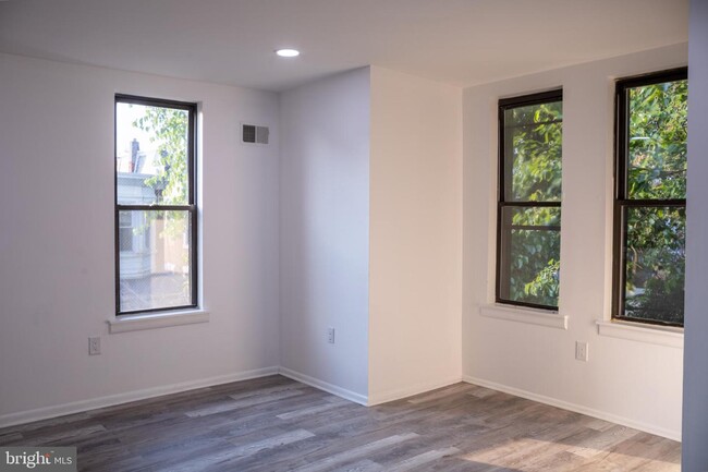 Building Photo - 4837 Morris St