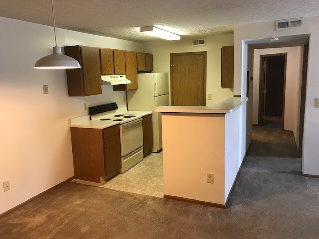 Building Photo - 395 Winding Willow Way