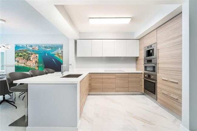 Foto del edificio - 300 Sunny Isles Blvd