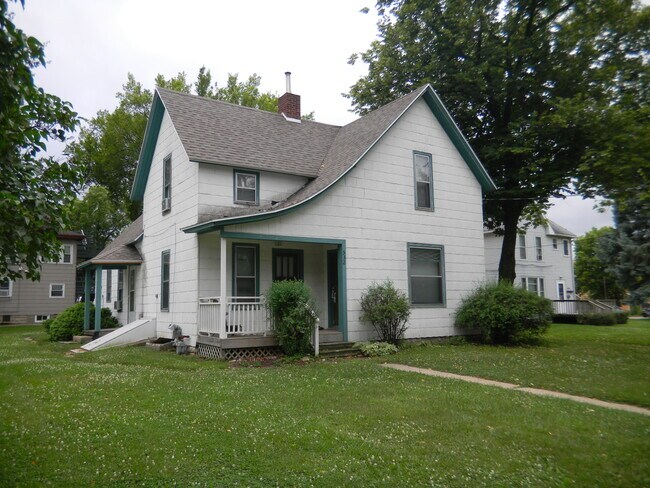 Building Photo - 532 E Center St