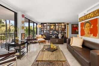 Building Photo - 2843 S Bayshore Dr Building Photo - 2843 S Bayshore Dr