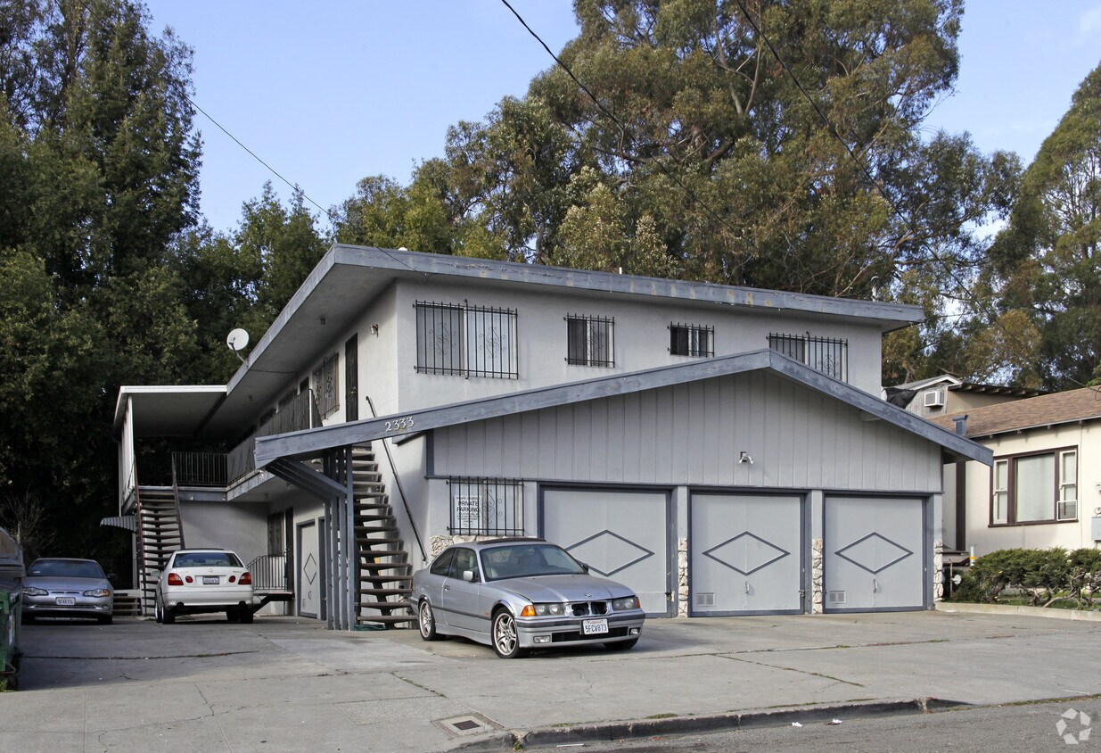 Primary Photo - 2333 Humboldt Ave