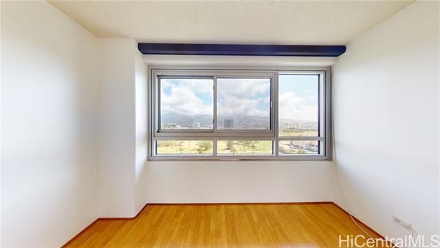 Building Photo - 2465 Ala Wai Blvd