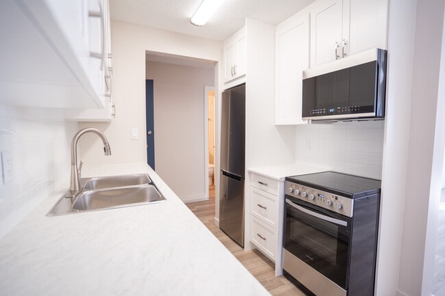 Kitchen - Brockton Manor