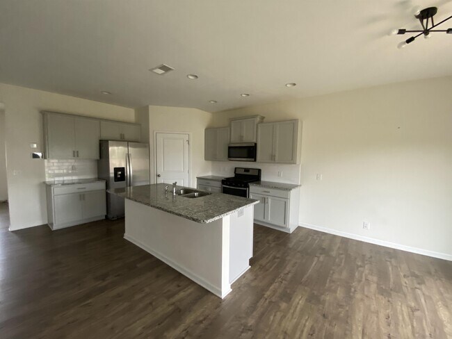 Foto del edificio - 4420 Blackberry Trellis Ln