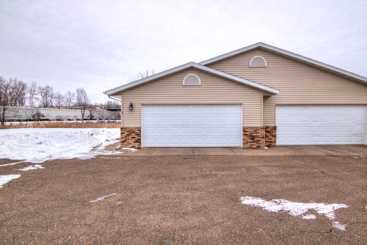 Primary Photo - 320 Scheidler Rd