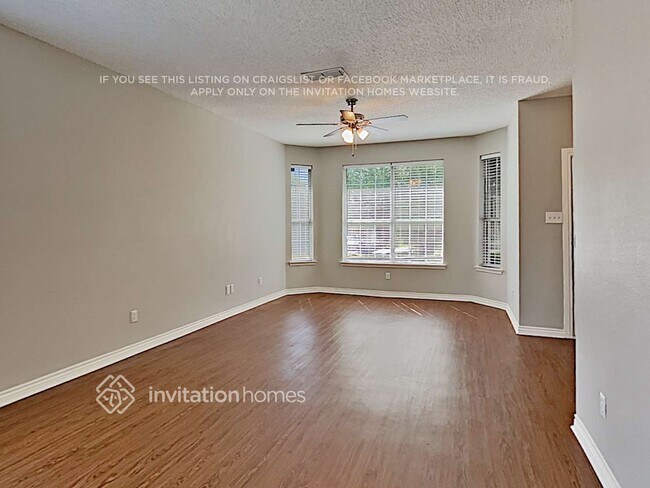 Foto del edificio - 6370 Rainwater Way