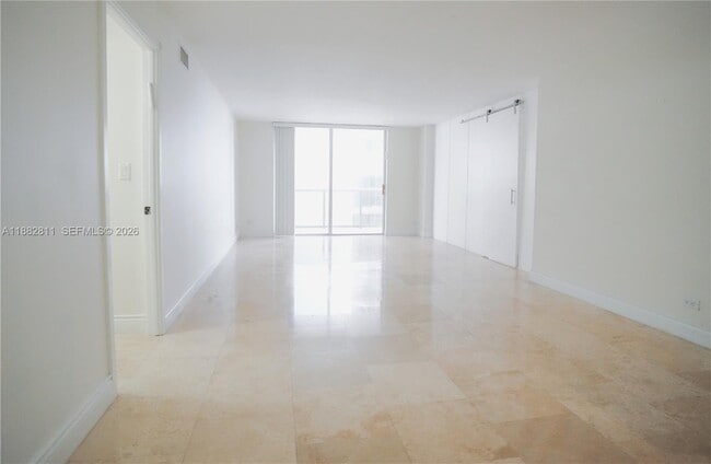 Foto del edificio - 6039 Collins Ave