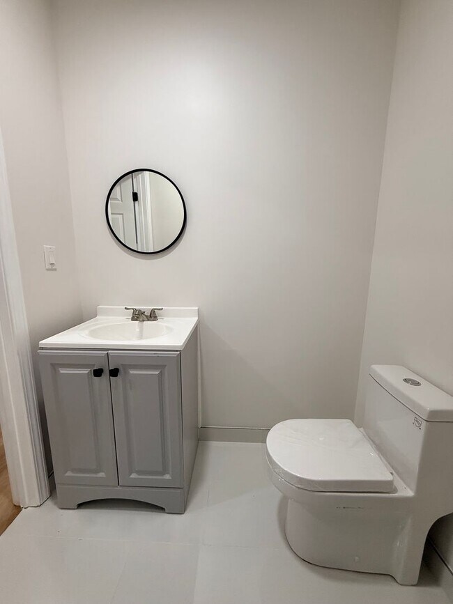 Building Photo - Recently Remodeled | Spacious Open Layout | Move-In Ready