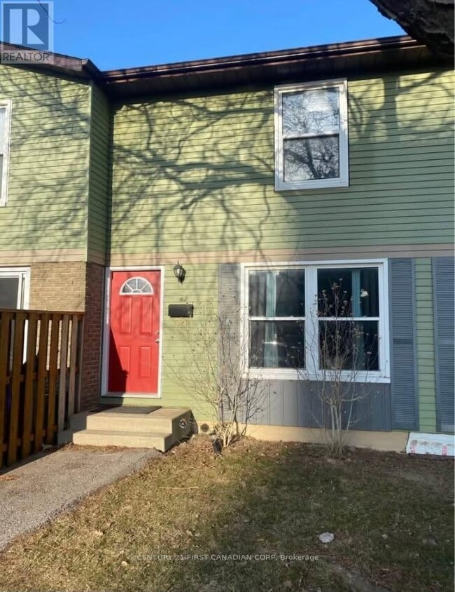 Primary Photo - 70 Fiddlers Green Rd