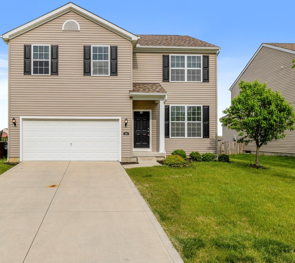 Primary Photo - 206 Honey Locust Ln