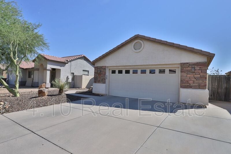 Primary Photo - 30725 N Royal Oak Way