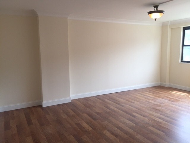 Foto del edificio - 6515 Boulevard E