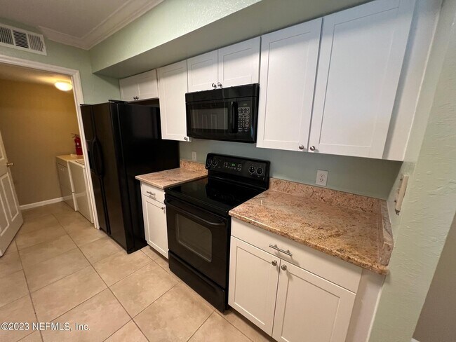 Building Photo - 800 Boardwalk Dr