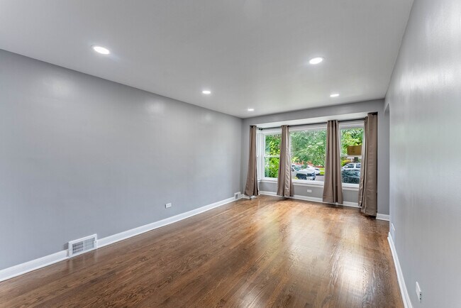 Foto del edificio - 3754 W 69th St