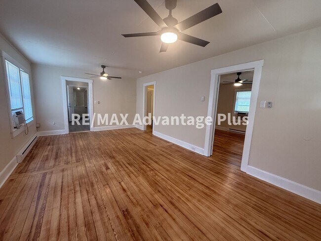 Foto del edificio - Charming 2 bedroom home in the Town of Dillwyn