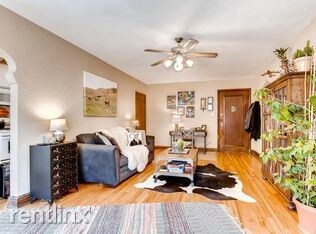 Foto del edificio - 1050 N Washington St