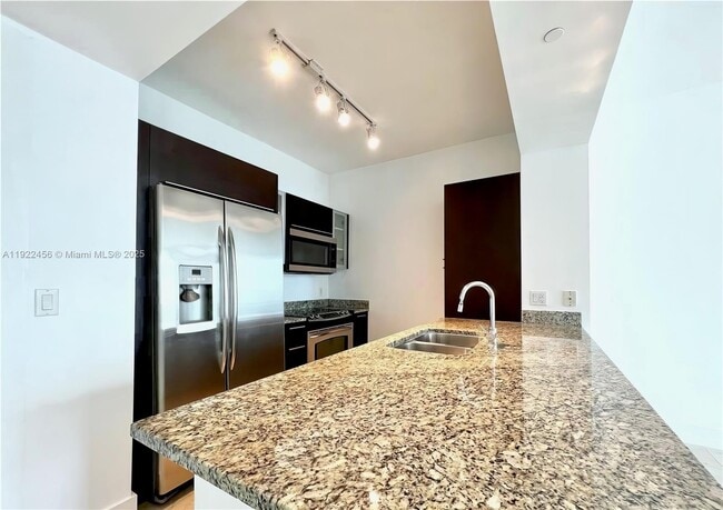 Foto del edificio - 950 Brickell Bay Dr