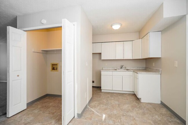 Foto del edificio - 6276 Cherylbrook Ln
