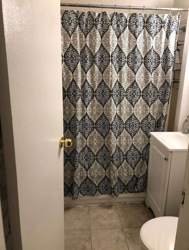 Foto del edificio - 17 Westover Ave Sidebrook Associates