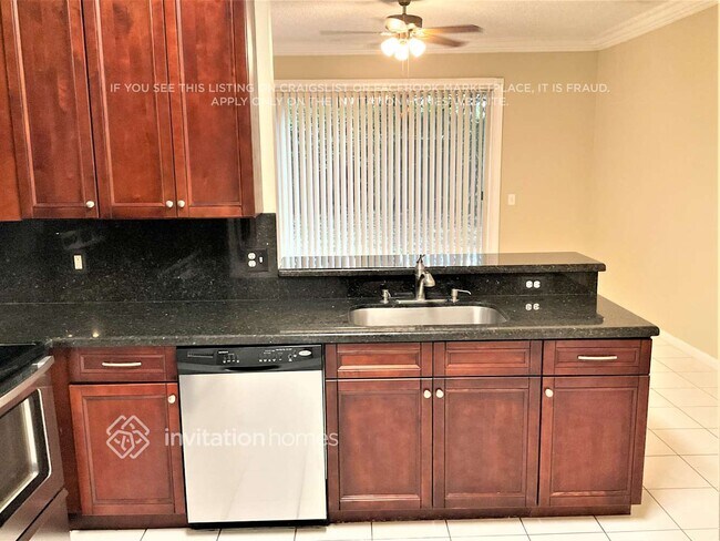 Foto del edificio - 5833 Eagle Cay Ln