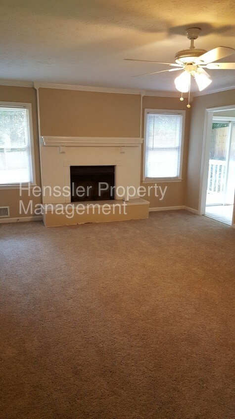 Primary Photo - 105 Southfork Dr
