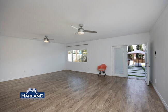 Foto del edificio - 4494 Benhurst Ave