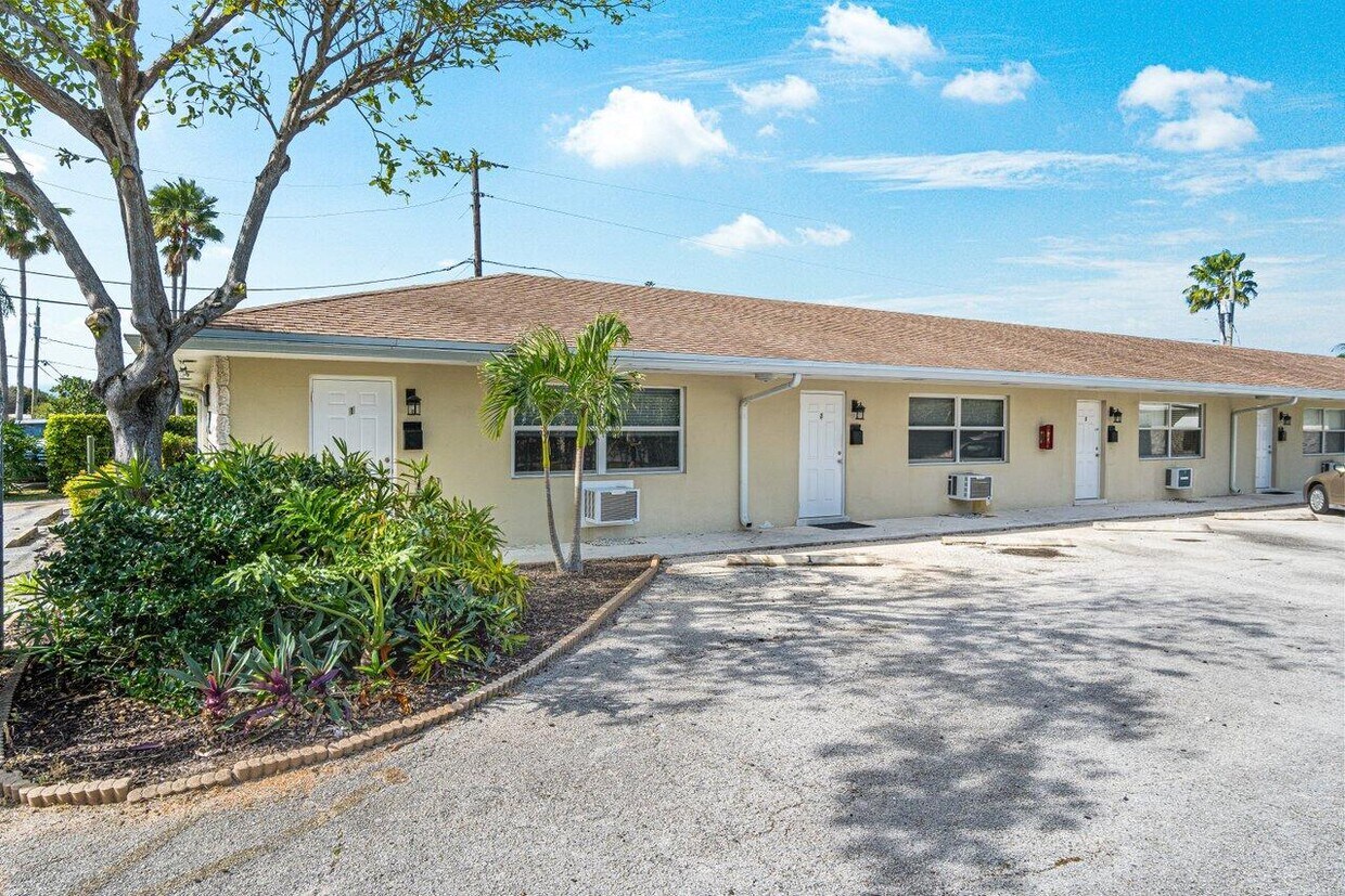 Foto principal - 751 Hummingbird Way