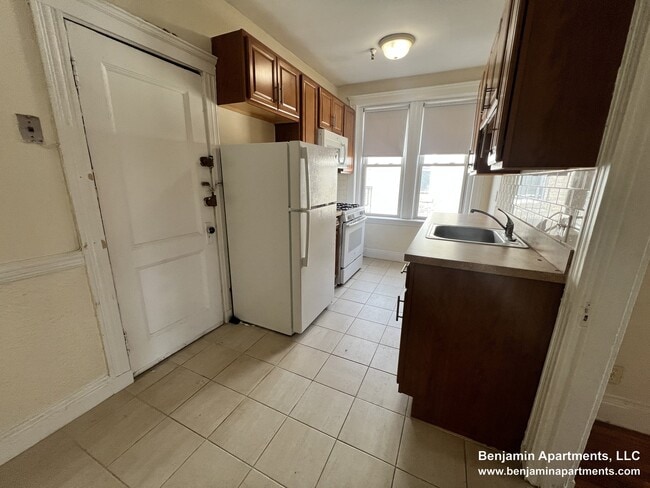 Building Photo - 131 Washington St