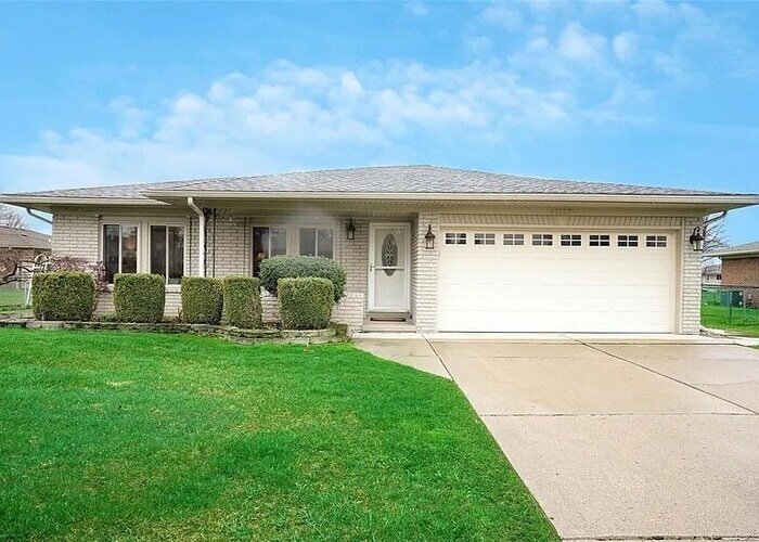 Primary Photo - 41223 Sesame Dr