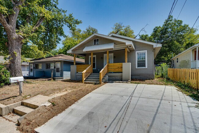 Foto del edificio - 3 bedroom renovated home!