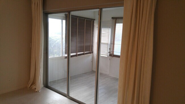 Building Photo - 661 Marlboro