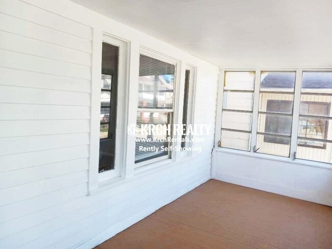 Building Photo - 3-Bed 1-Bath Home w/ Closed-In Porch & Det...