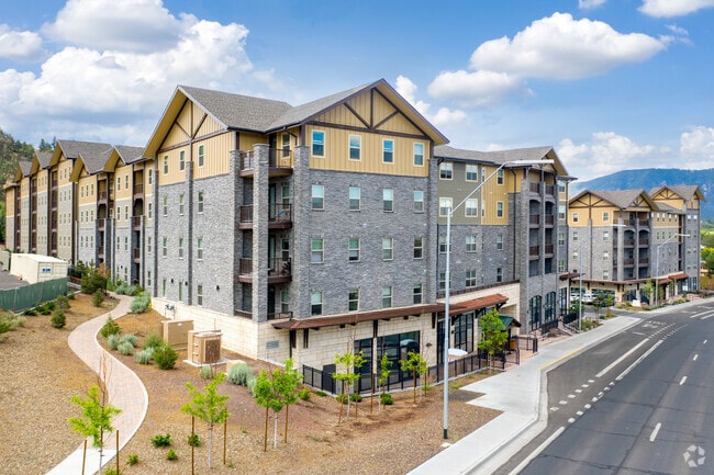 Building Photo - The Standard at Flagstaff