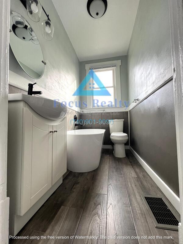 Building Photo - 740 Van Buren Ave