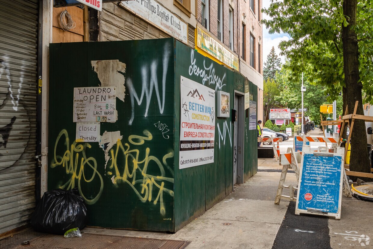 Foto del edificio - 472 Gates Ave