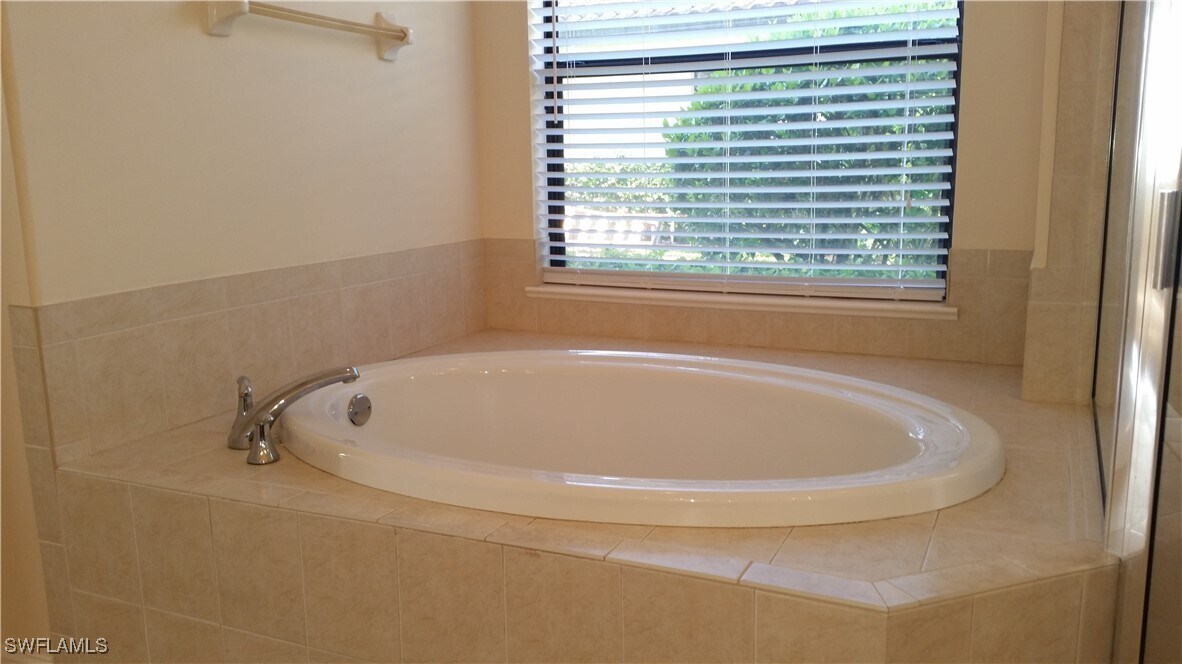 Foto principal - 10153 Avalon Lake Cir