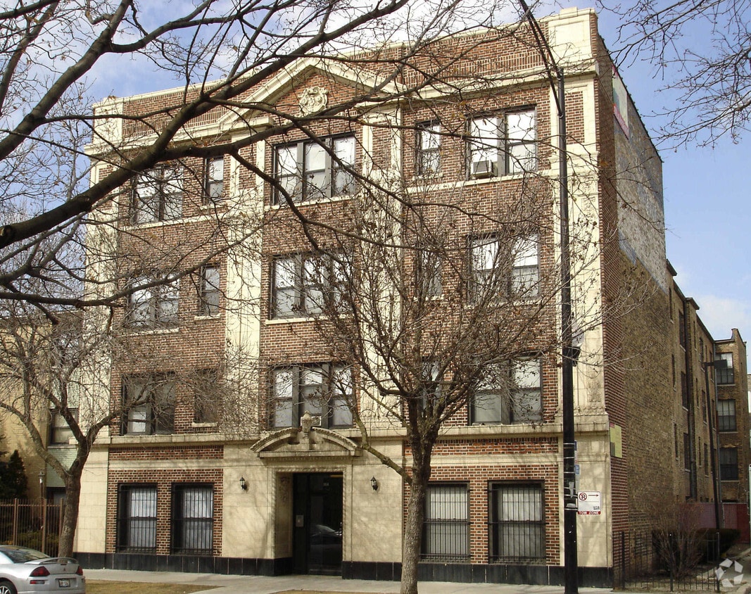 Building Photo - 1414 W Pratt Blvd