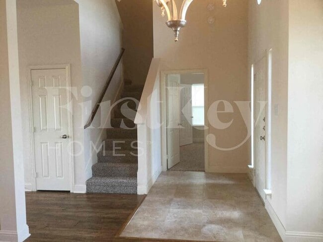 Building Photo - 611 Canvas Ct